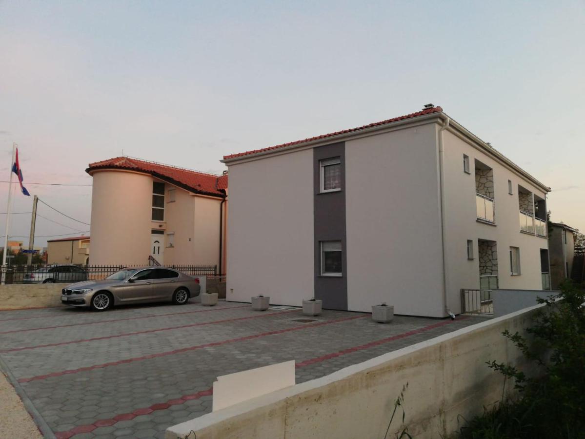 Apartmani Gimi Shine Врси Екстериор снимка