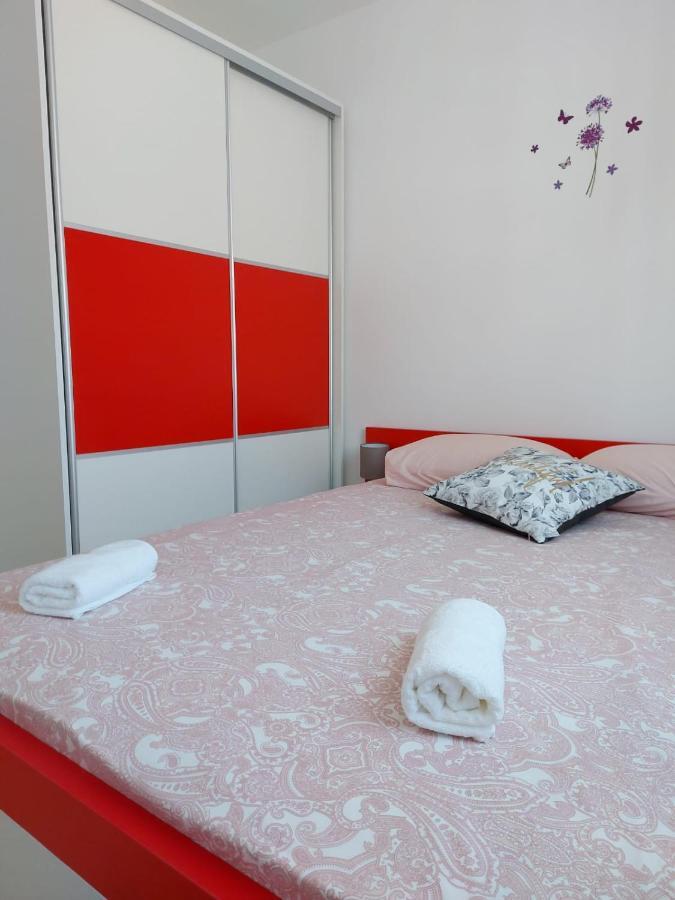 Apartmani Gimi Shine Врси Екстериор снимка