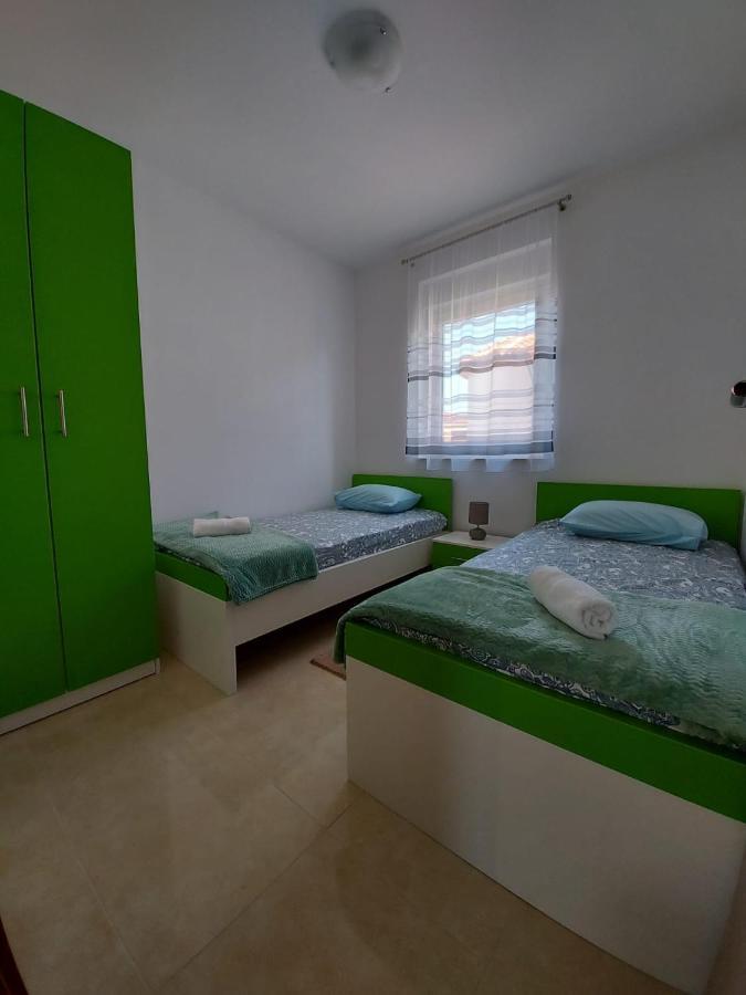 Apartmani Gimi Shine Врси Екстериор снимка