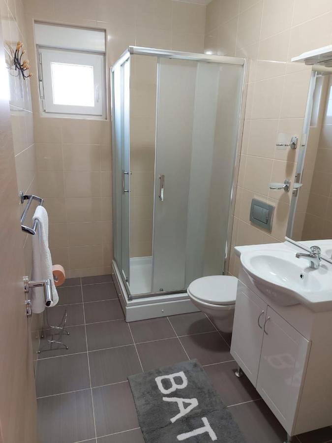 Apartmani Gimi Shine Врси Екстериор снимка
